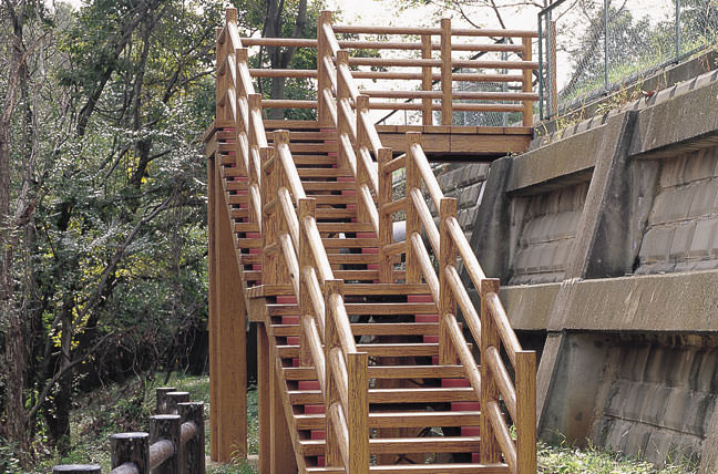 (擬木)PCギ木 ササラ桁階段写真