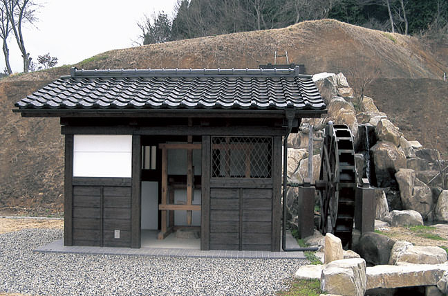 (擬木)PCギ木 水車小屋写真